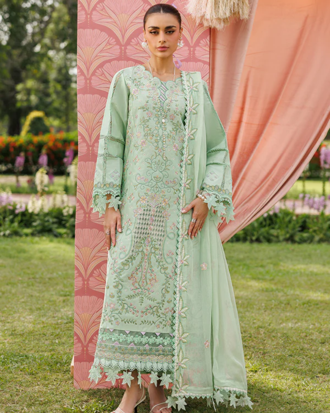 M 06 | 3pc lawn