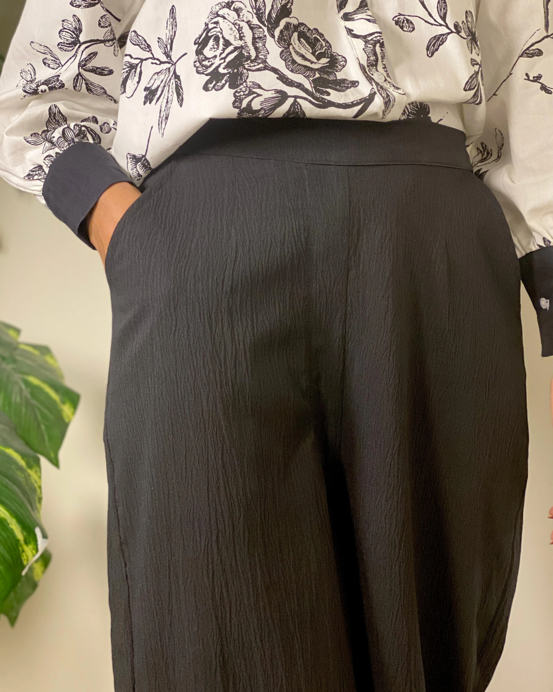 URBAN CUT-BELL BOTTOM TROUSER