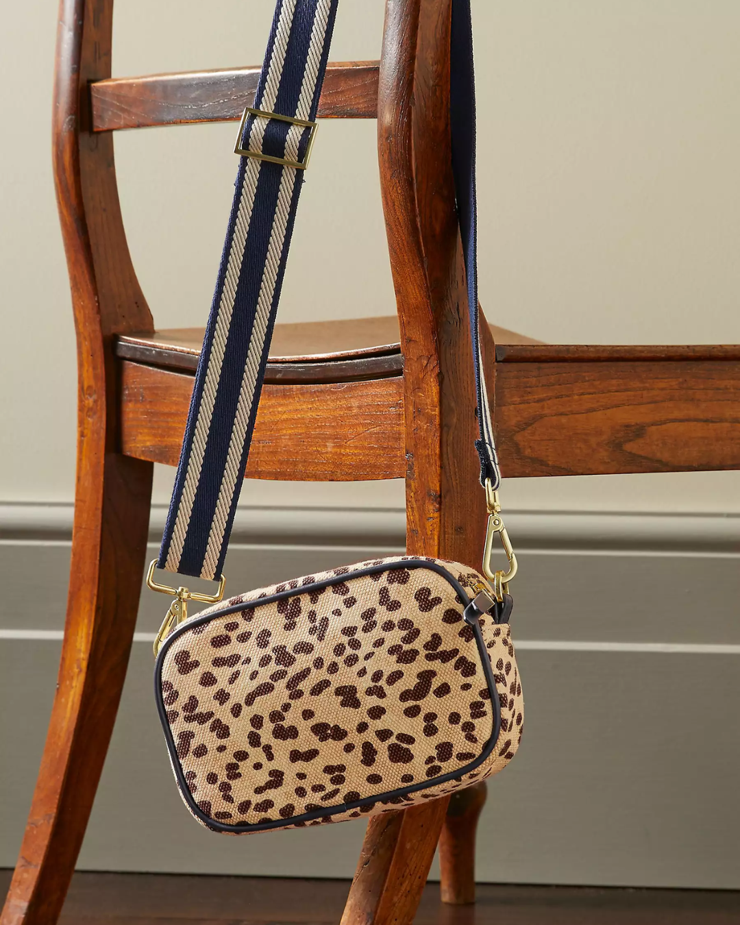 FINEUR CROSSBODY CHEETAH