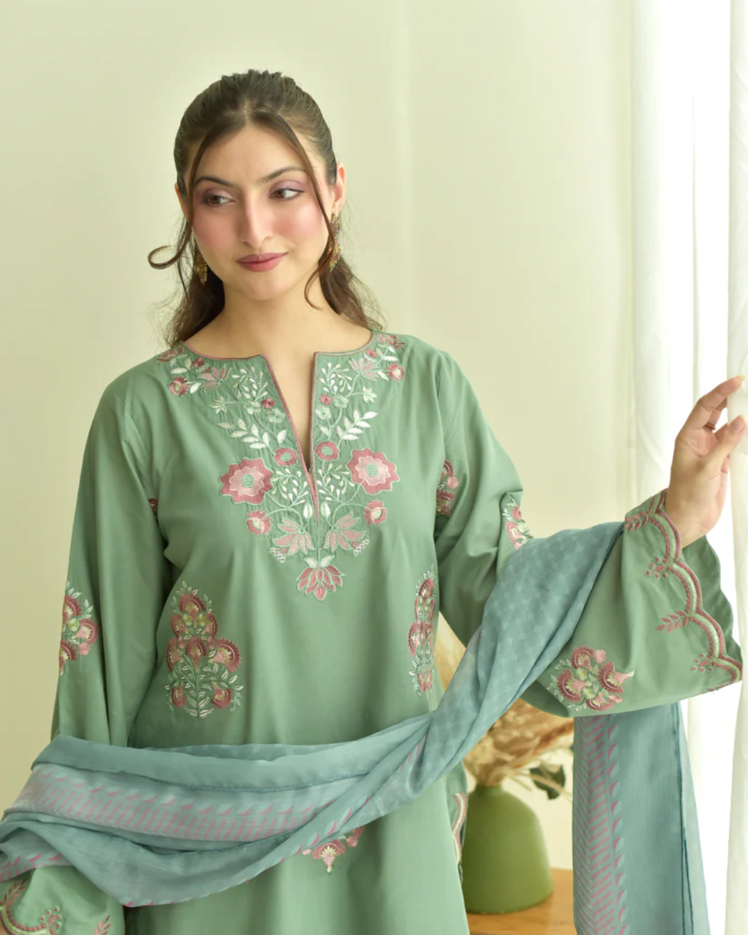Article | naina set