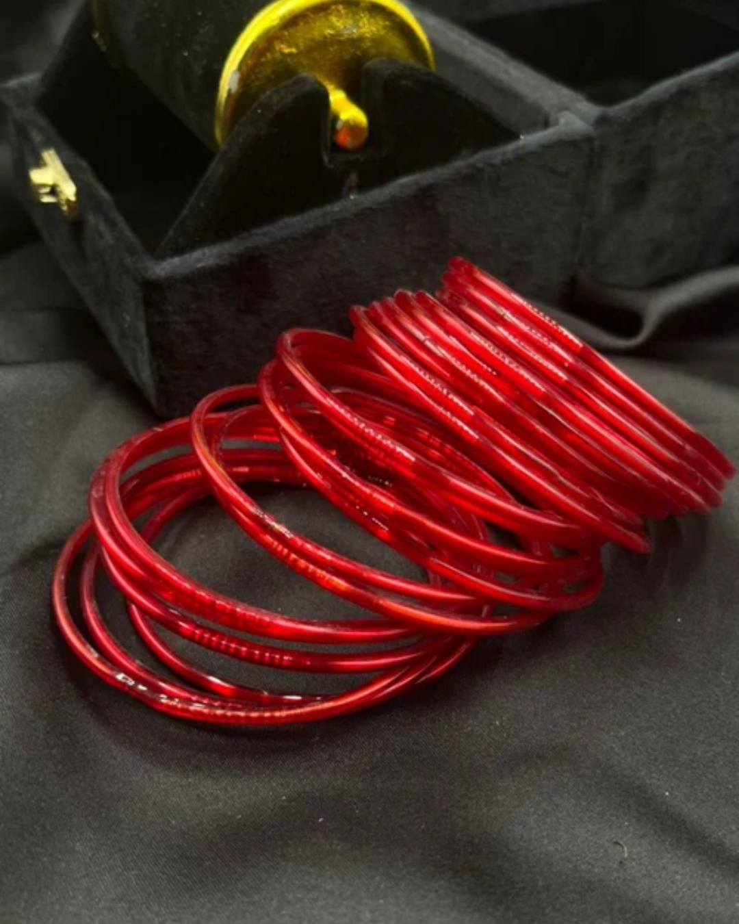 KAANCH KI CHORIYAN - RED